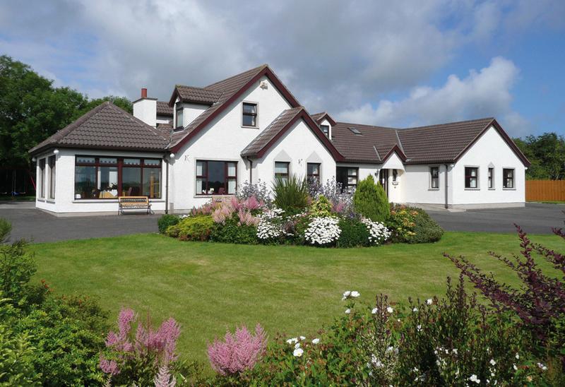 Valley View Country House Bed And Breakfast Bushmills Eksteriør billede